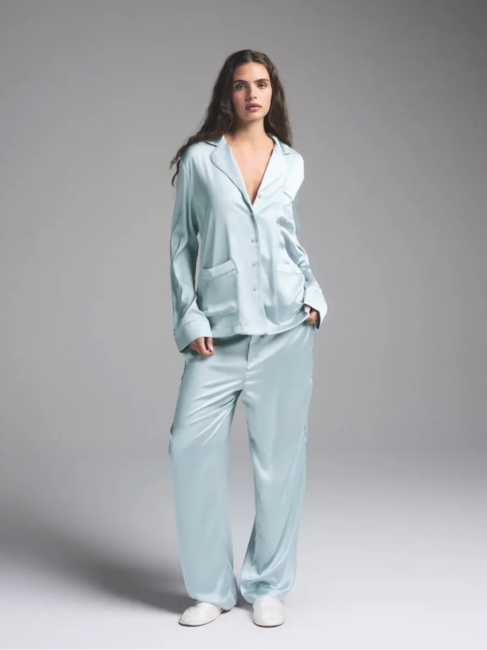 SKIMS | Hotel Shine Long Sleeve Button Up Sleep Set - Frost